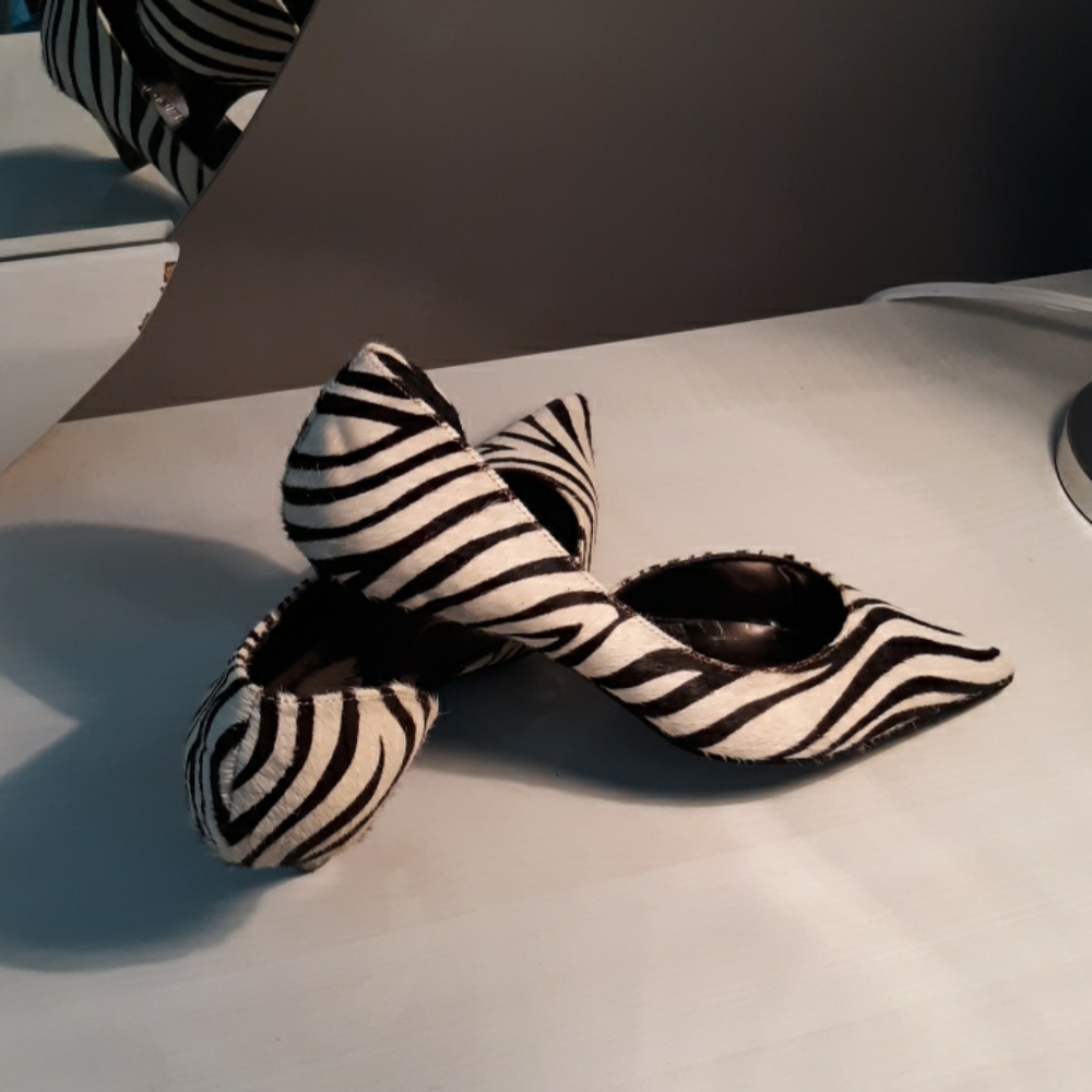 Shoes - Picture 3 of 7